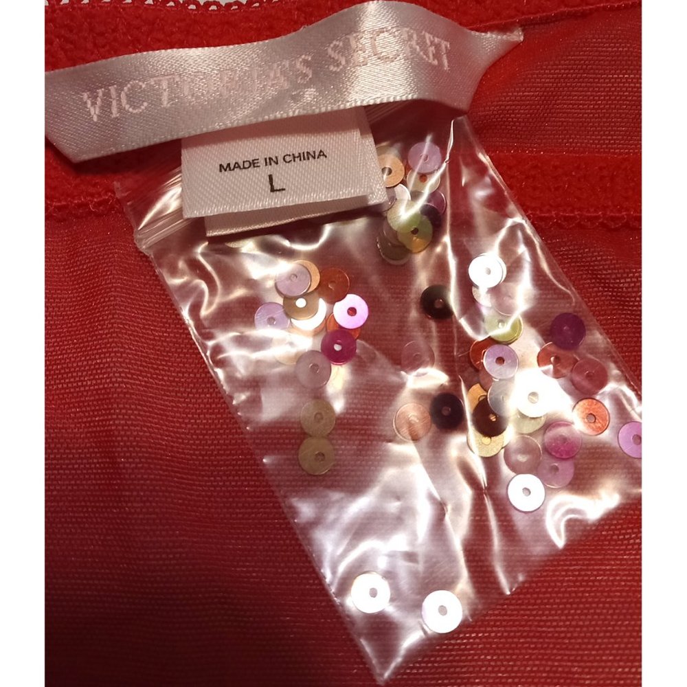 VINTAGE Victoria' Secret Red Floral Cherry Sequin Embroidered V-neck Lingerie L - Picture 4 of 4